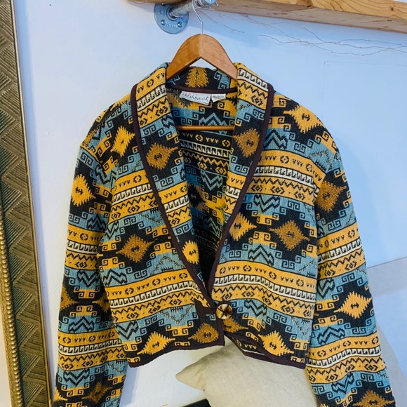 Vintage Aztec print jacket with wooden buttons. - Picture 6 of 7